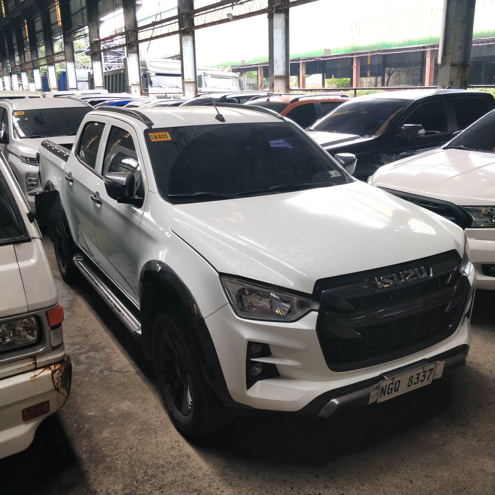 2023 Isuzu D-Max 3.0 4x2 LS-A, AT, DSL 22T photo 2