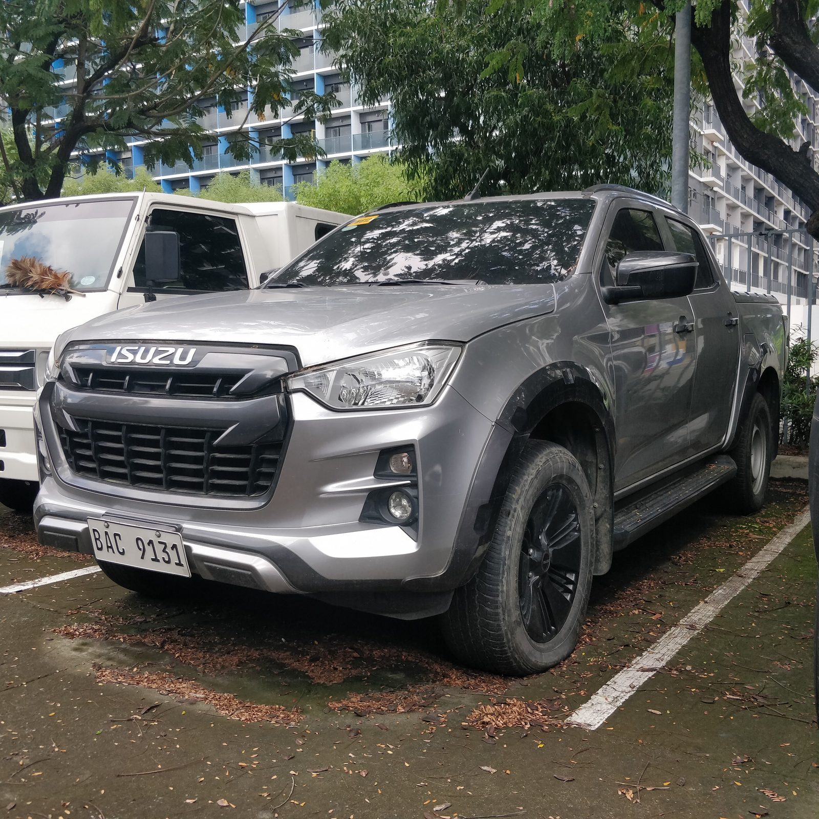 2023 Isuzu D-Max LS-A 4x2 3.0, A/T, DSL 61T photo 3