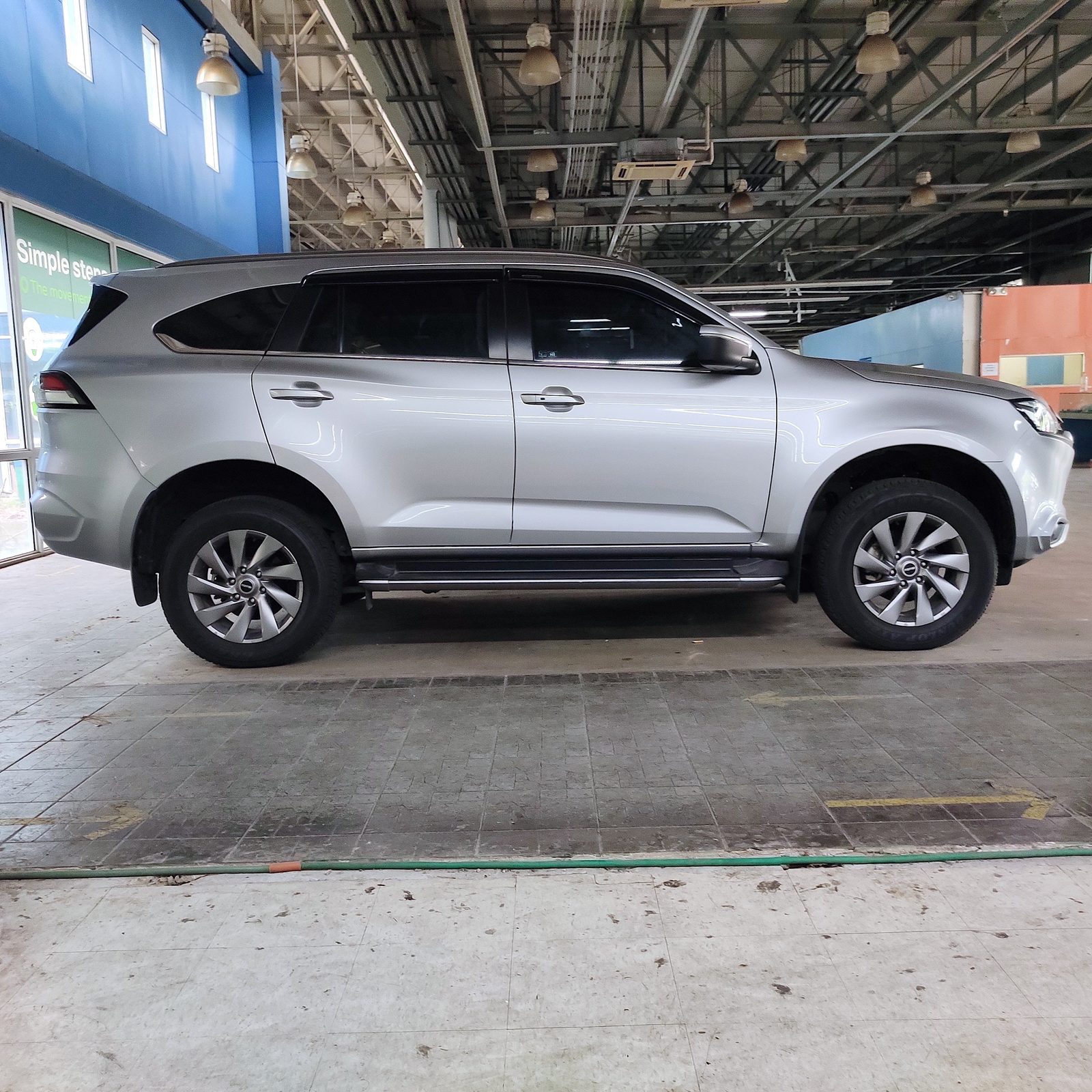 2023 Isuzu MU-X LS-A 4x2 3.0, A/T, DSL 8T photo 4