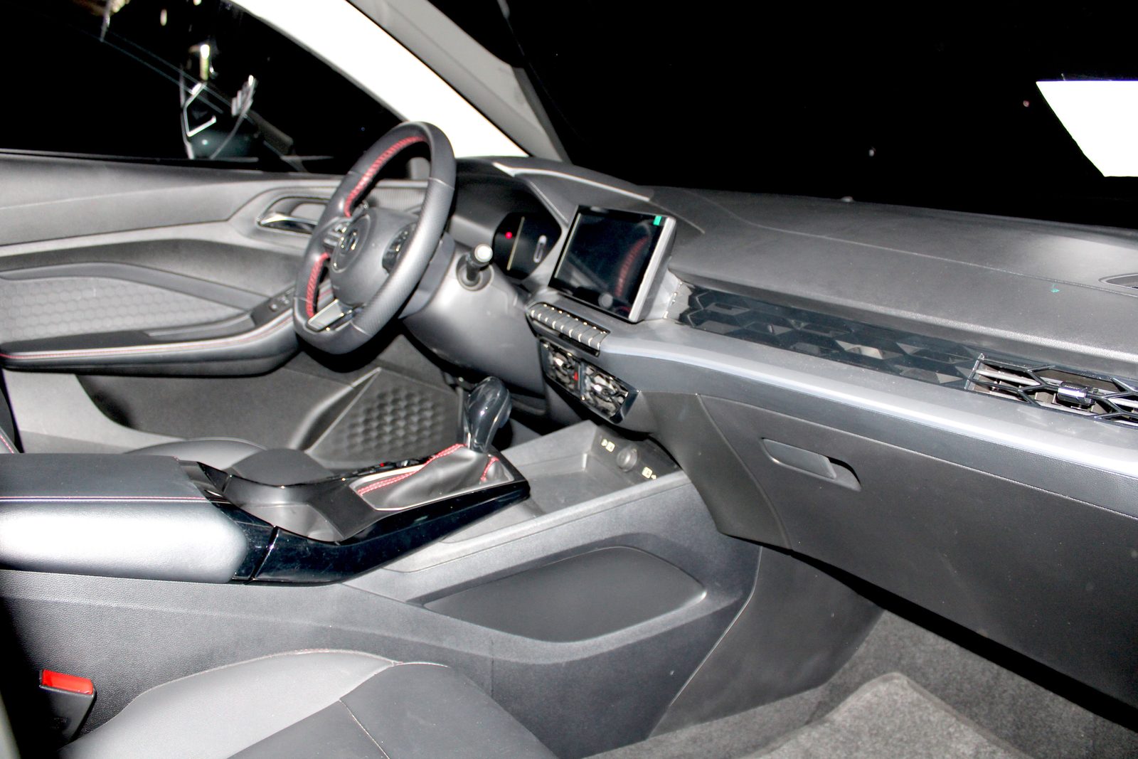 2023 MG - GT 1.5L ALPHA 4SEDAN, A/T GAS, 10T photo 8