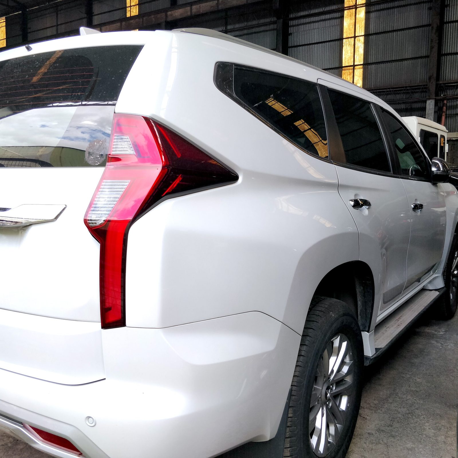 2023 Mitsubishi Montero Sport GLX 2WD, MT, DSL 18T photo 3
