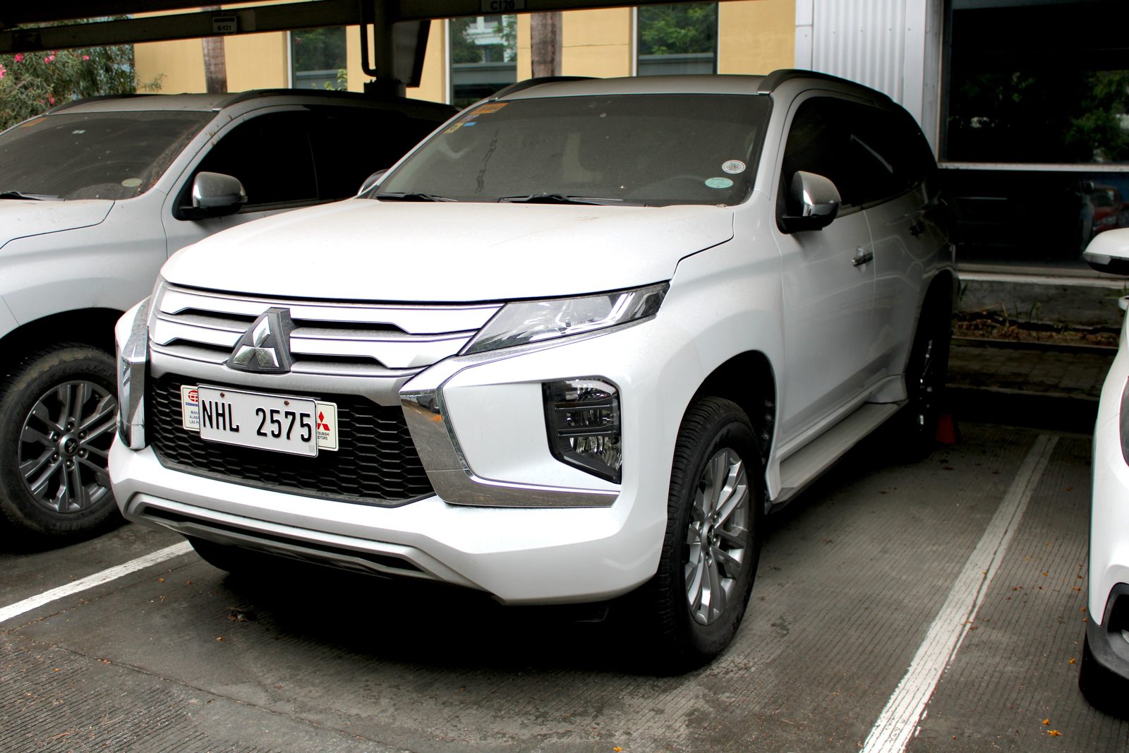 2023 Mitsubishi Montero Sport GLX 4x2 2.4D, MT, DSL 4T photo 3