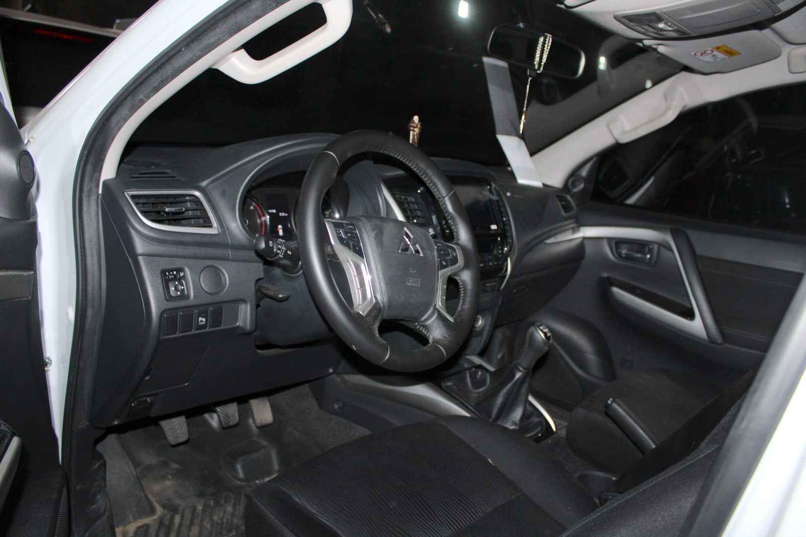 2023 MITSUBISHI - MONTERO SPORT, M/T DIESEL, 17T photo 7