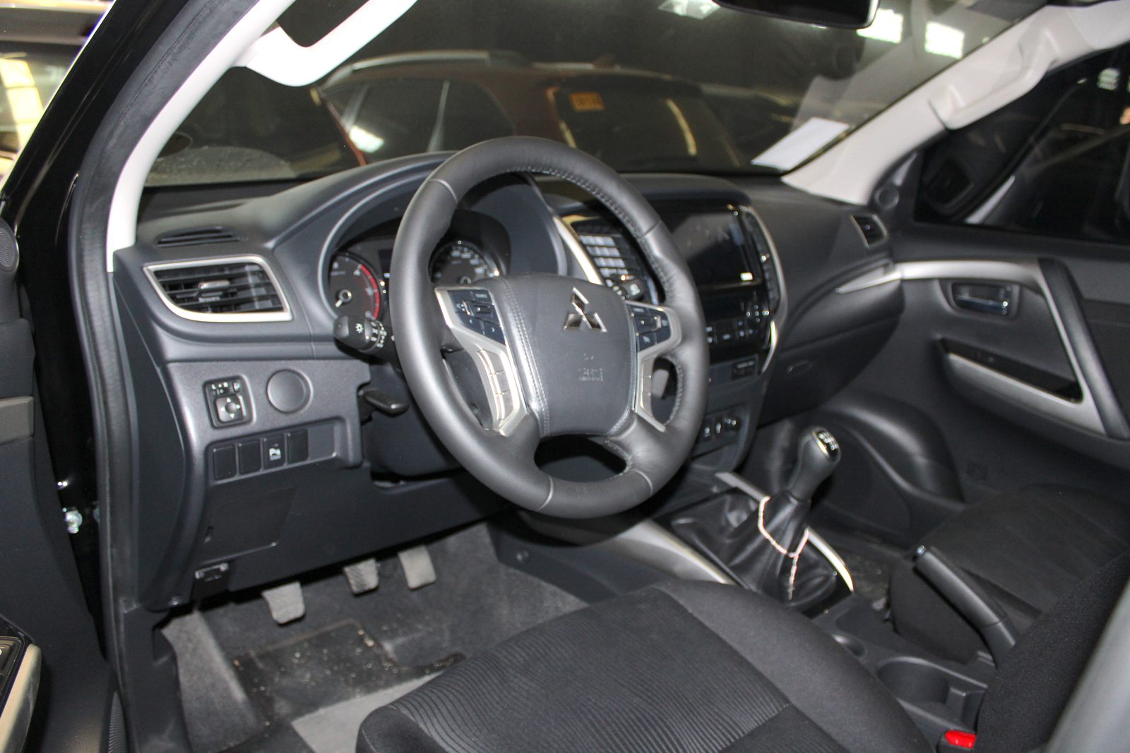 2023 MITSUBISHI - MONTERO SPORT, M/T DIESEL, 5.5T photo 9
