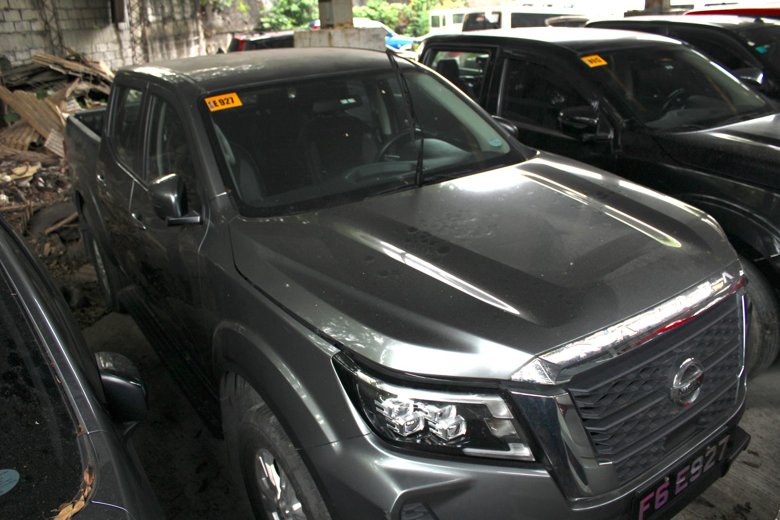2023 Nissan Navara NP300 VE Calibre 4x2 2.5L, A/T, DSL 29T photo 2