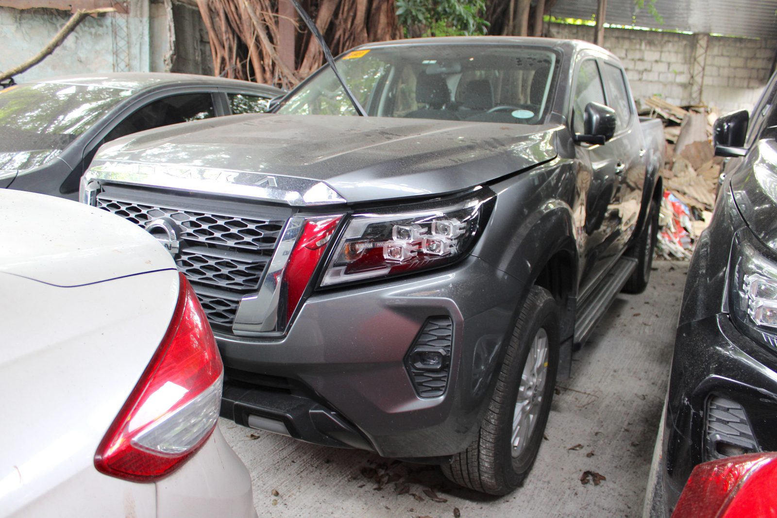 2023 Nissan Navara NP300 VE Calibre 4x2 2.5L, A/T, DSL 29T photo 3