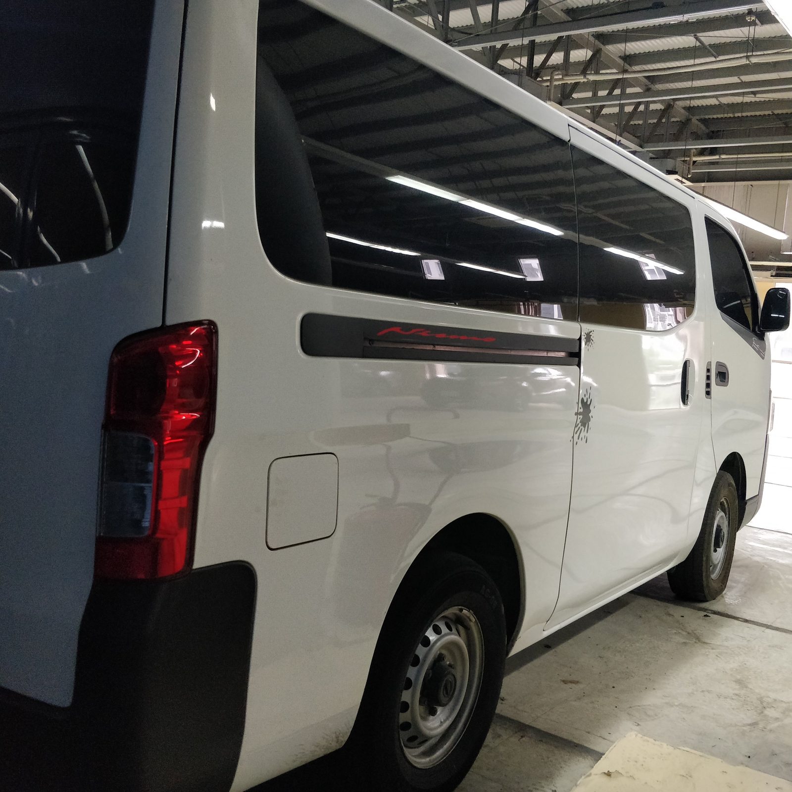 2023 Nissan Urvan NV350 15-Str, MT, DSL 96T photo 8