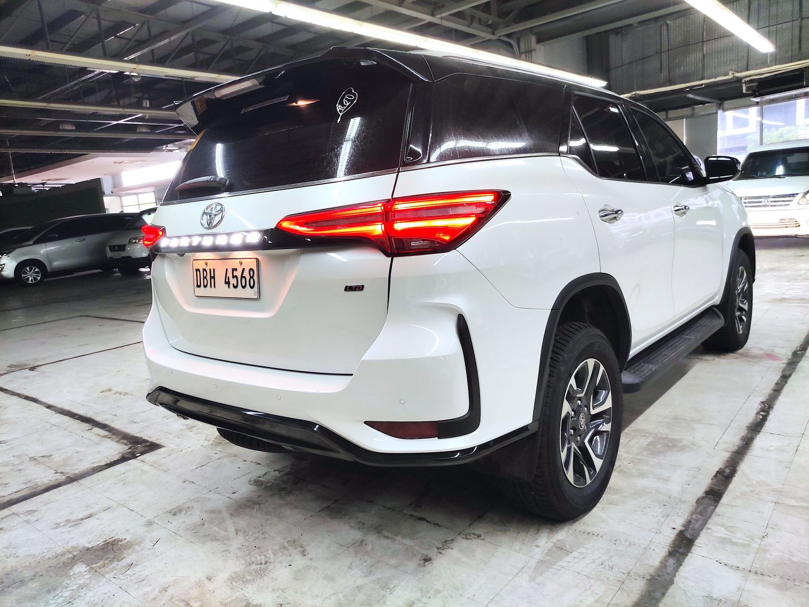 2023 Toyota Fortuner LTD 4x2 photo 5