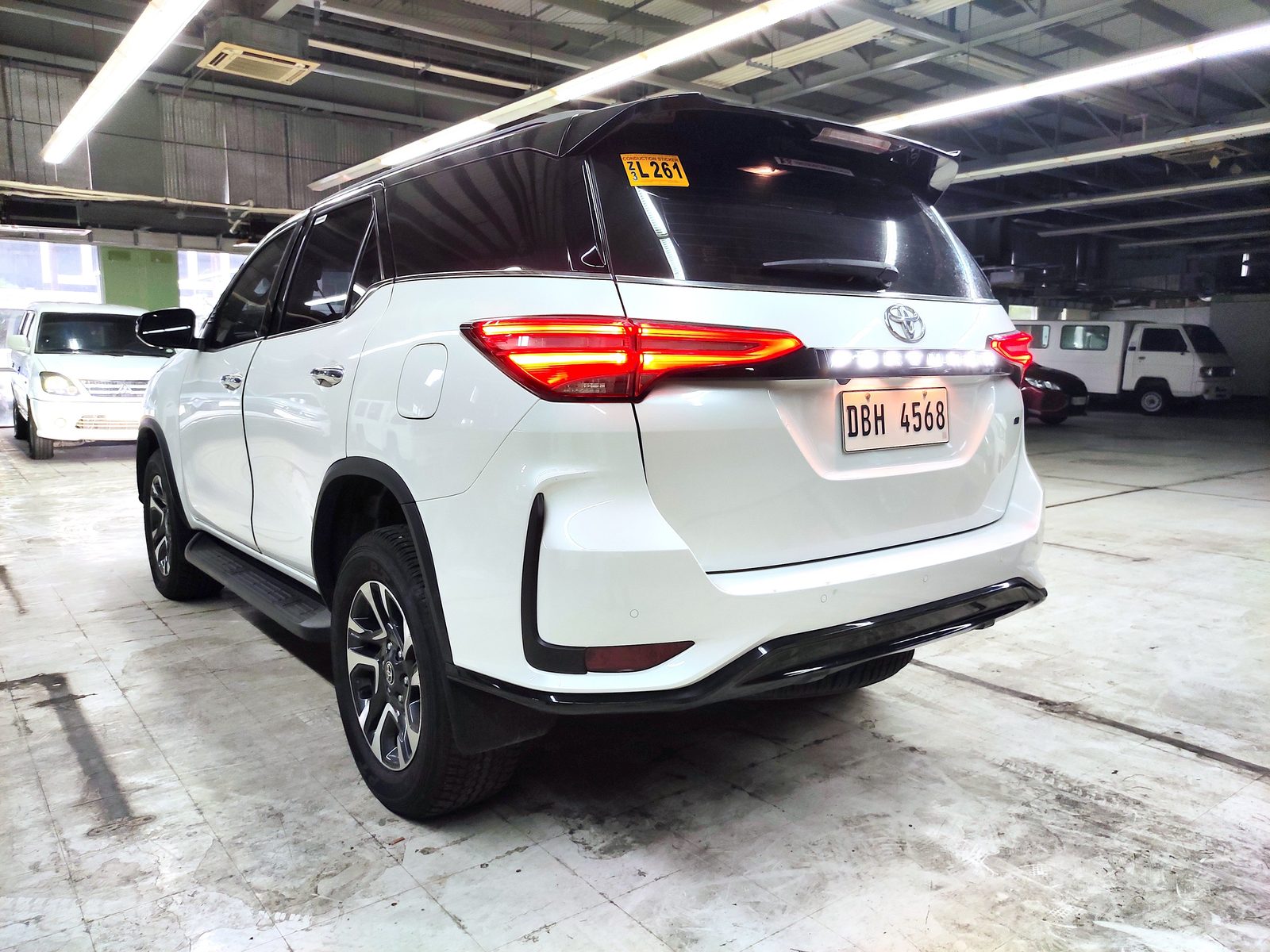 2023 Toyota Fortuner LTD 4x2 photo 6