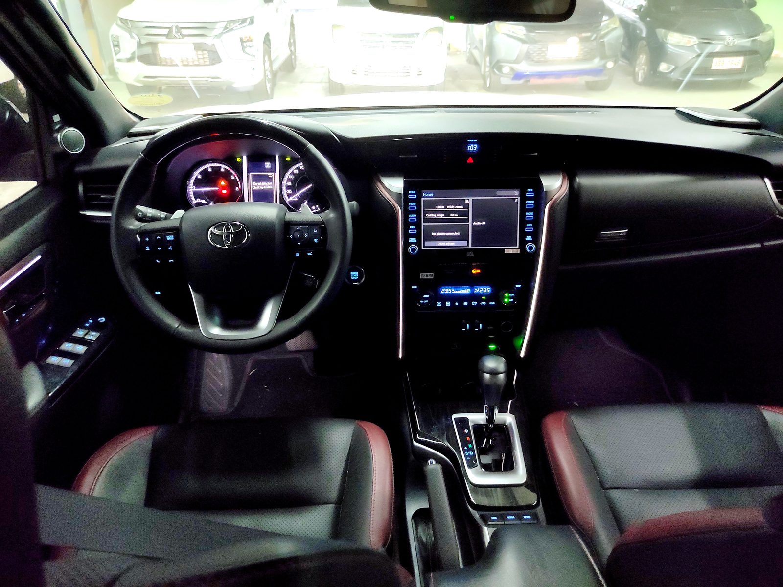 2023 Toyota Fortuner LTD 4x2 photo 9