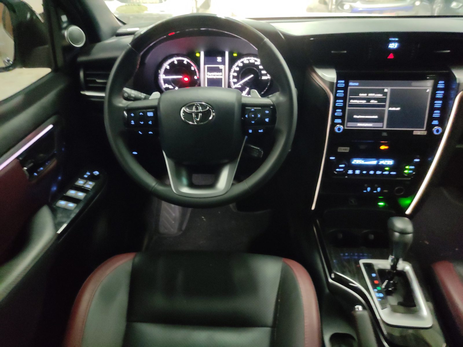 2023 Toyota Fortuner LTD 4x2 photo 10