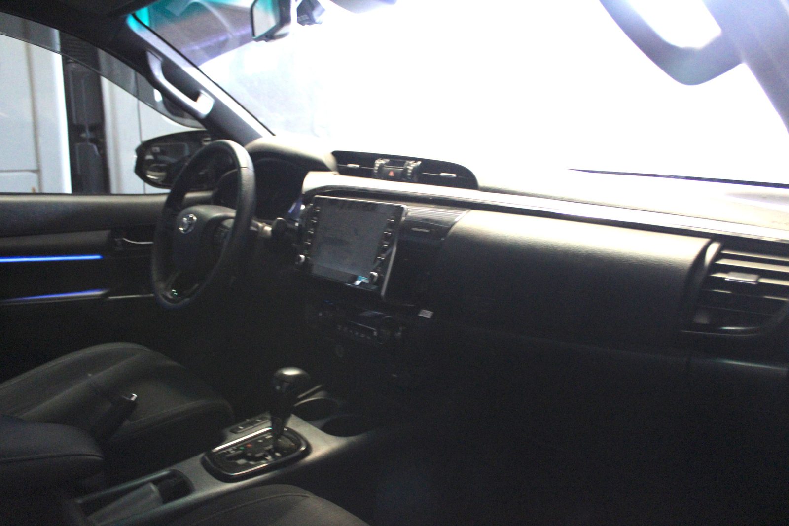2023 TOYOTA - HI-LUX 4X2, A/T DIESEL, 19T photo 10
