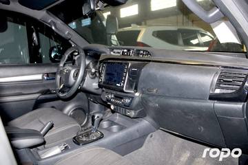 2023 TOYOTA - HI-LUX 4X2, A/T DIESEL, 19T photo 11