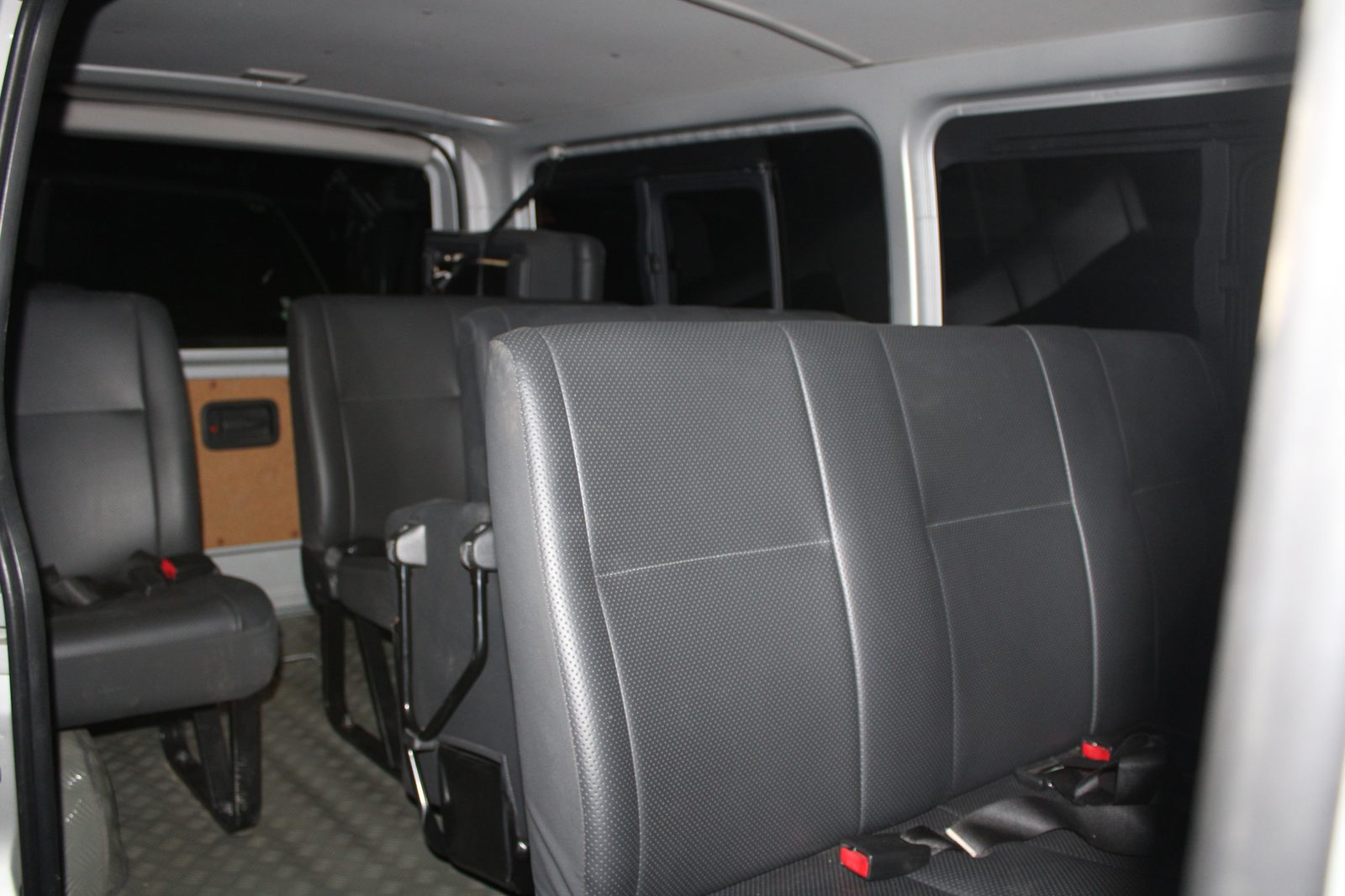 2023 TOYOTA-HIACE COMMUTER 3.0MT MPV, M/T DIESEL, 32T photo 6