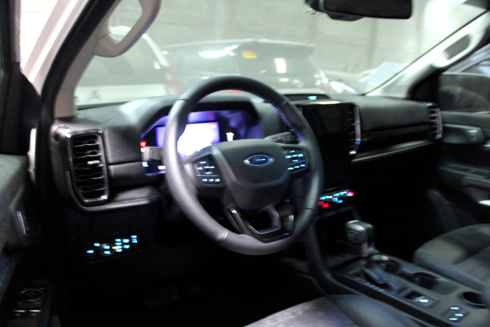 2024 FORD - EVEREST, A/T DIESEL, 11T photo 9