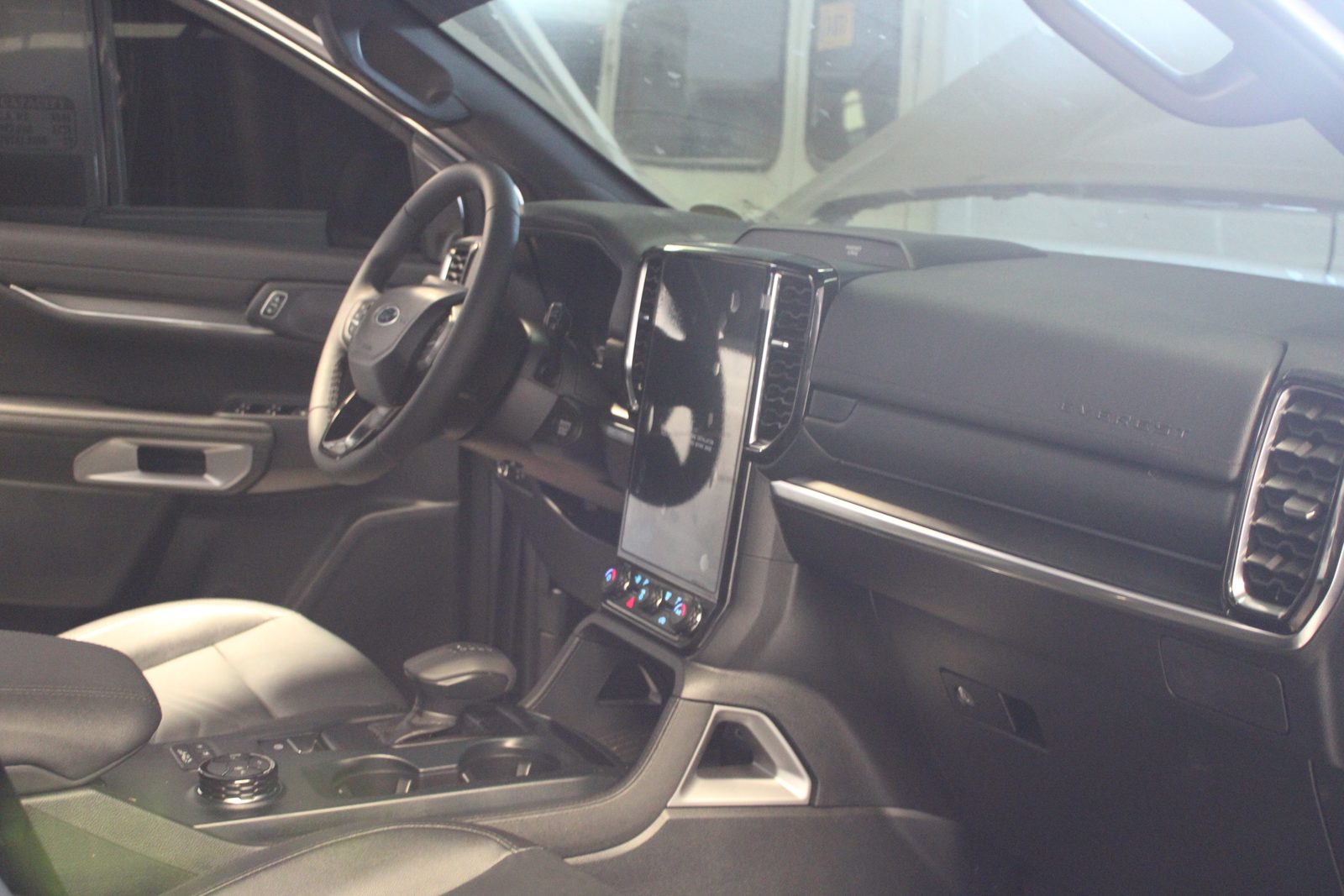 2024 FORD - EVEREST A/T DIESEL 9.4T photo 11