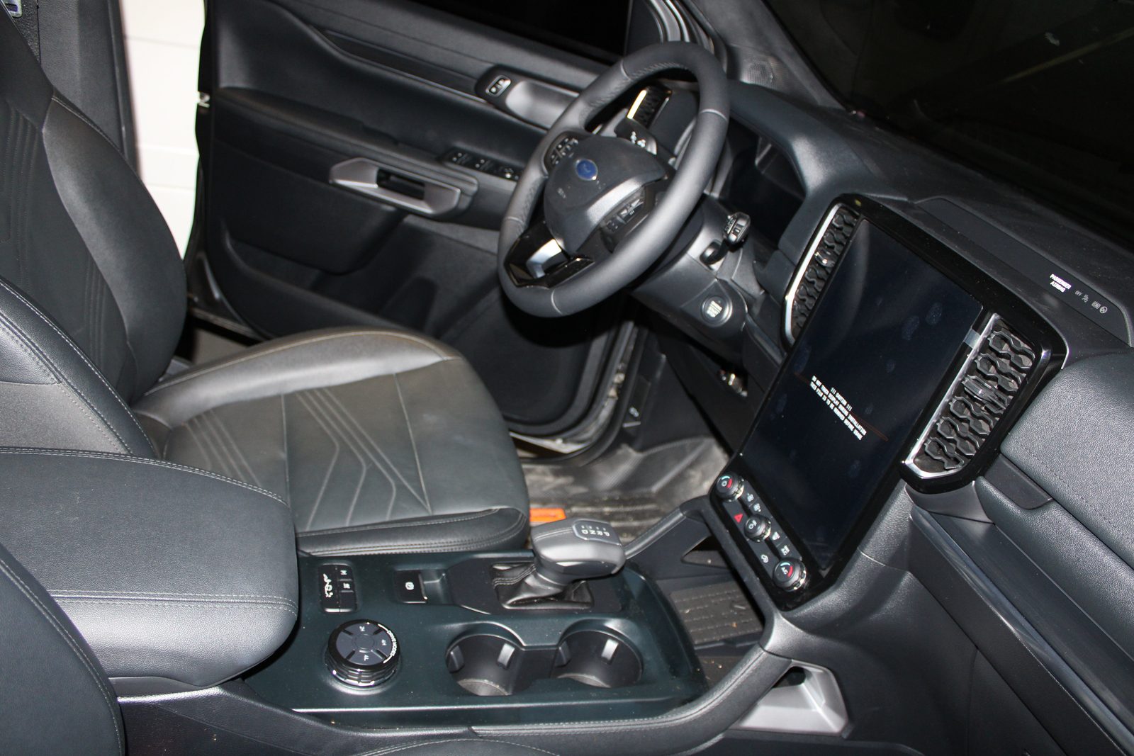 2024 FORD - EVEREST A/T DIESEL 9.4T photo 13