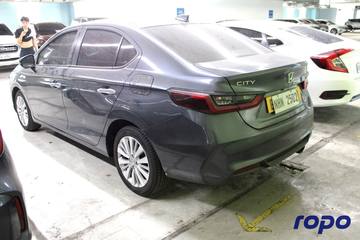 2024 Honda City 1.5 V CVT AT Gas 21T photo 3
