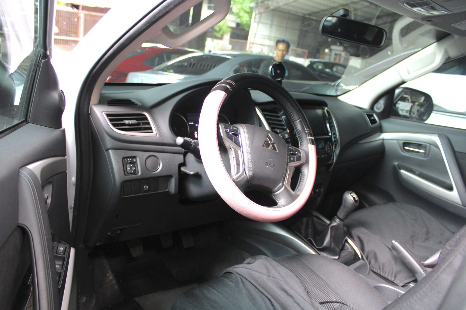 2024 Mitsubishi Montero Sport GLX 4x2 2.4D, M/T, DSL 2T photo 3