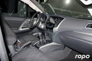 2024 MITSUBISHI - MONTERO SPORT, M/T DSL, 2T photo 6
