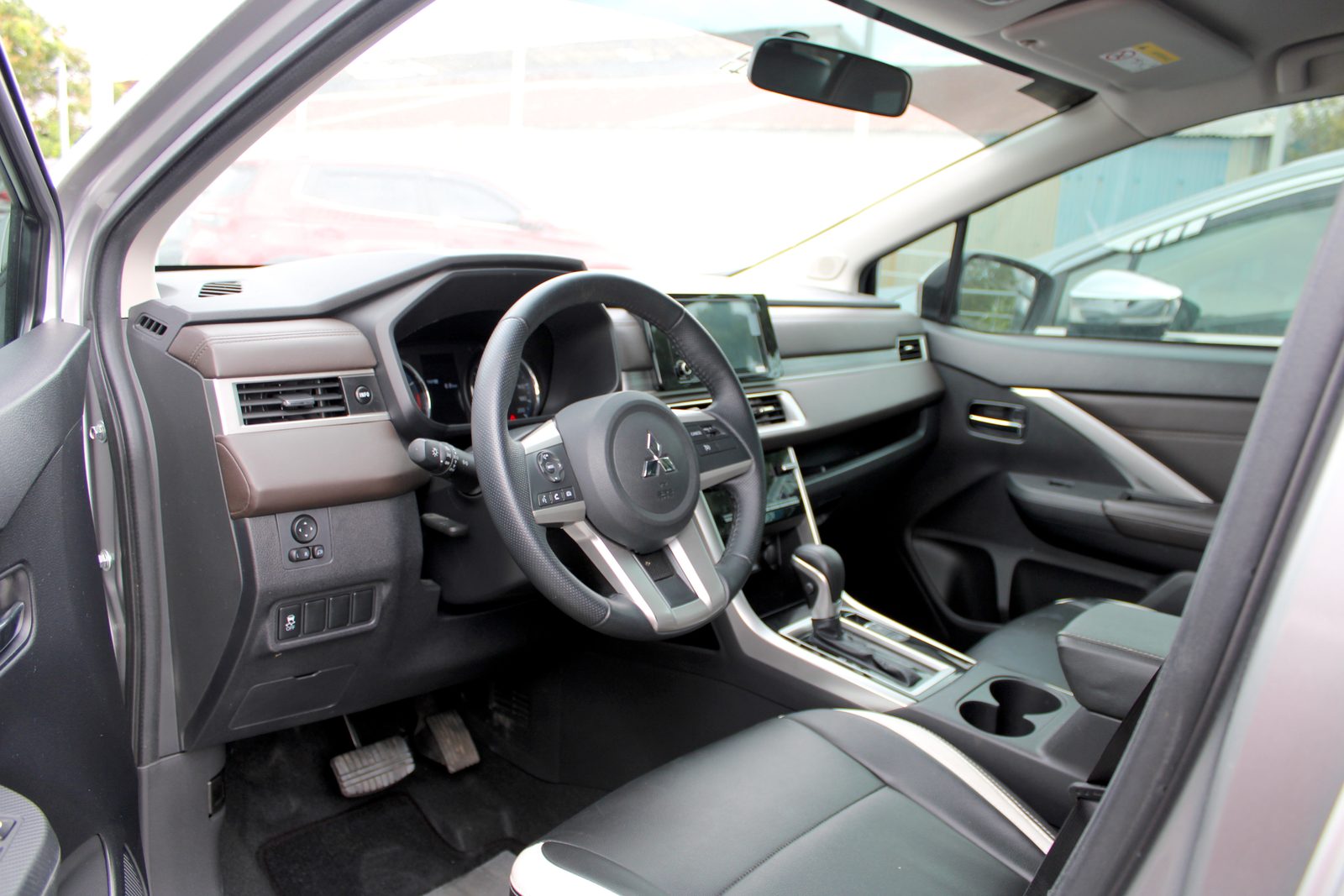 2024 Mitsubishi Xpander GLS, A/T, GAS (Unencumbered CR) 8T photo 10