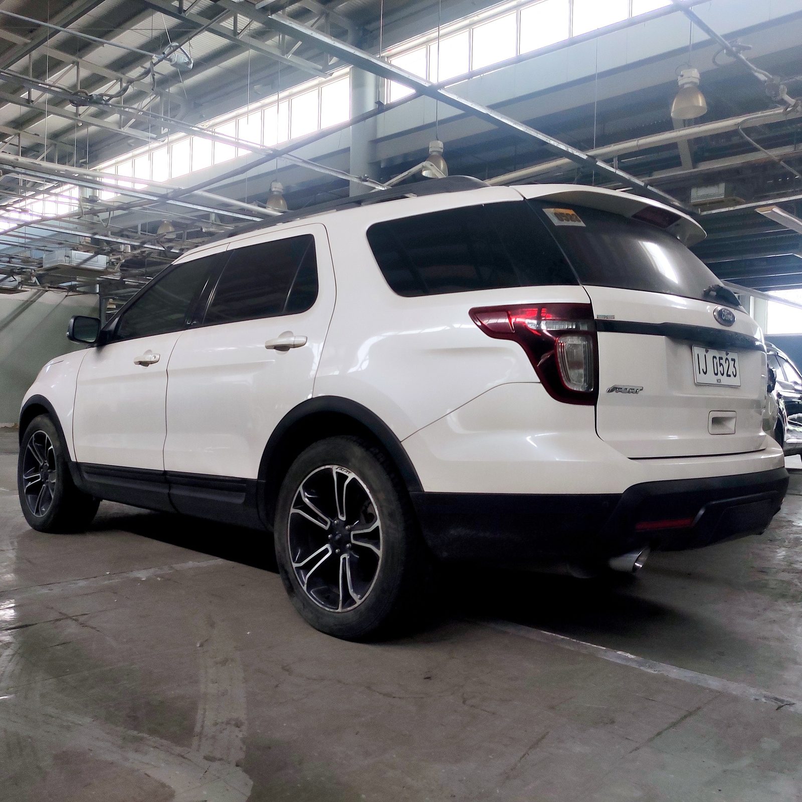 2015 Ford Explorer 3.5L V6 4x4 Limited, AT, GAS 95T photo 6