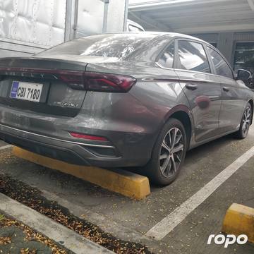 Geely Emgrand photo 8