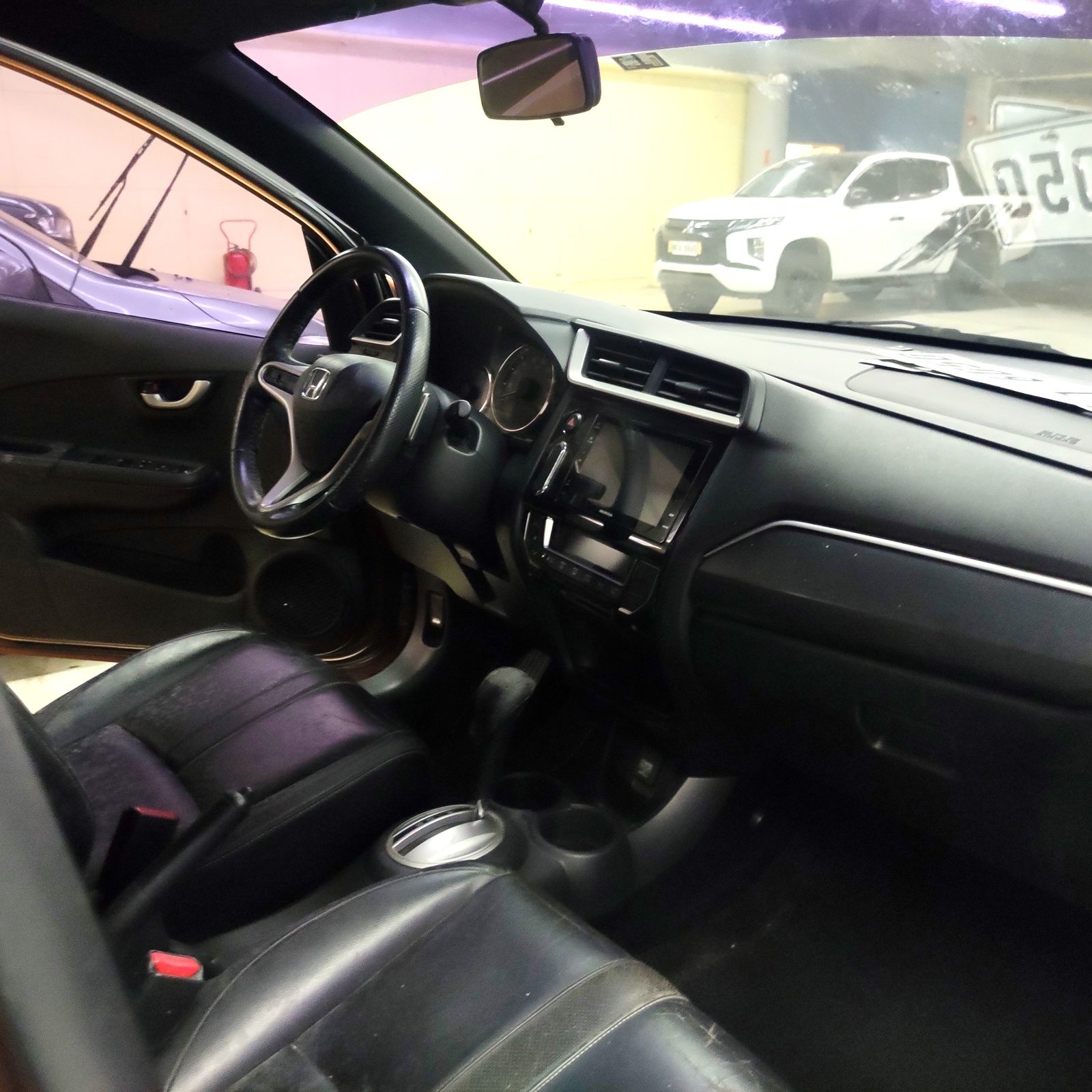 2018 Honda BR-V 1.5 V NAVI CVT, AT, GAS 150T photo 3