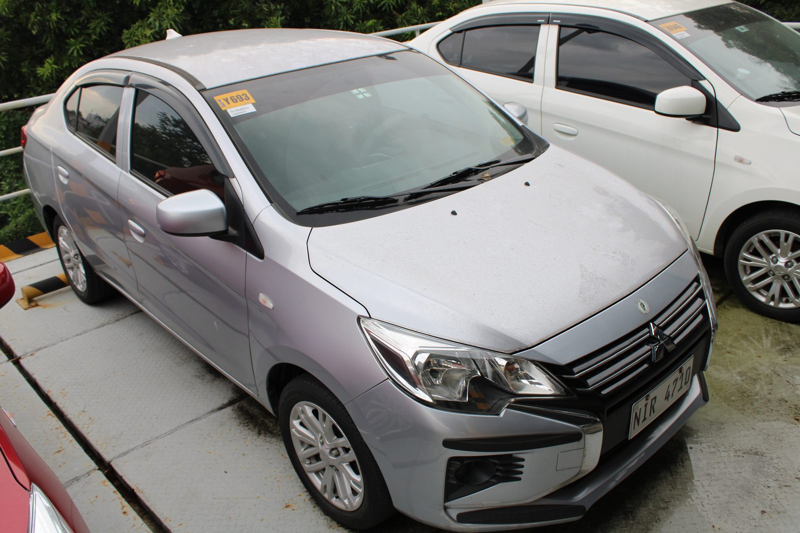 Mitsubishi Mirage G4 photo 2