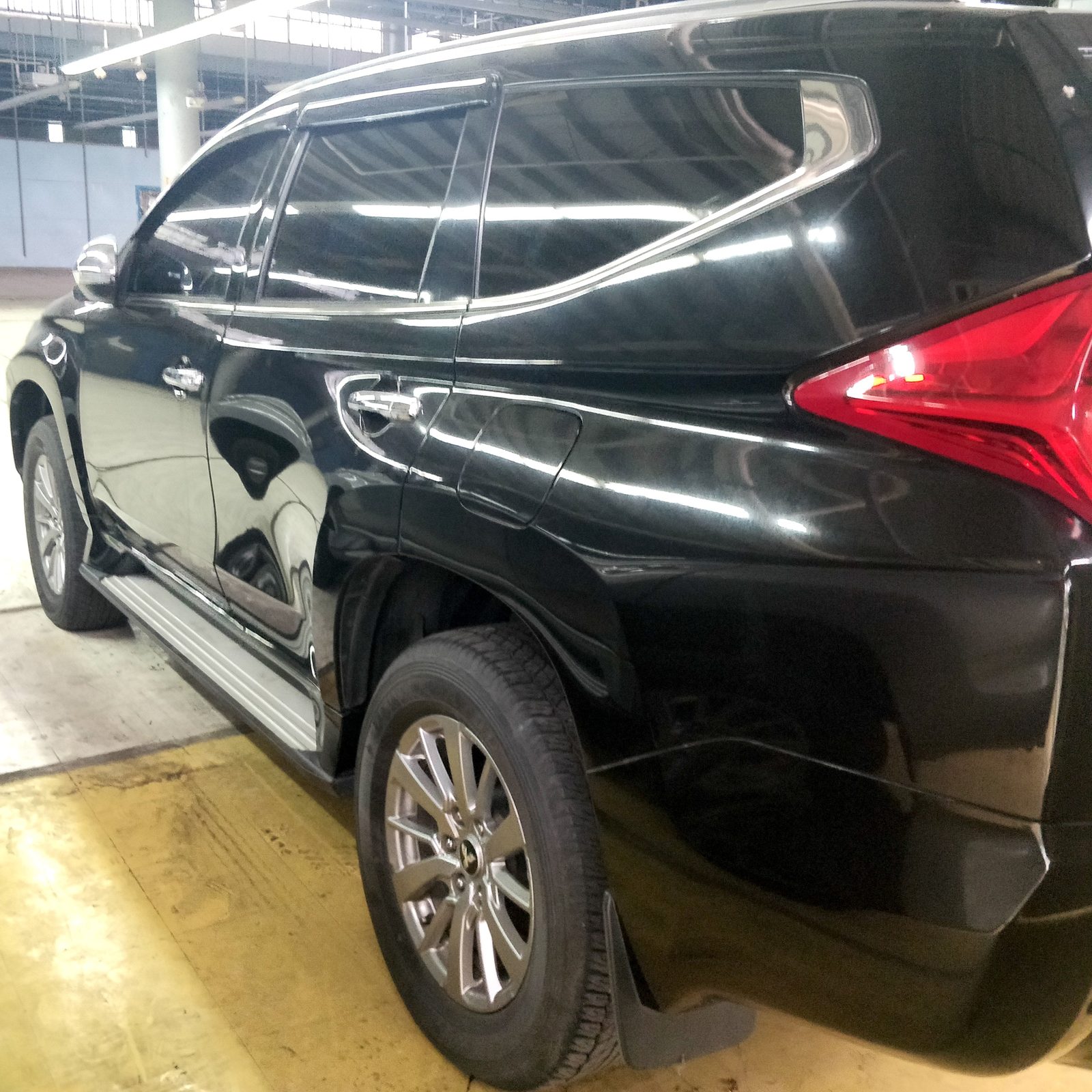 Mitsubishi Montero Sport photo 9