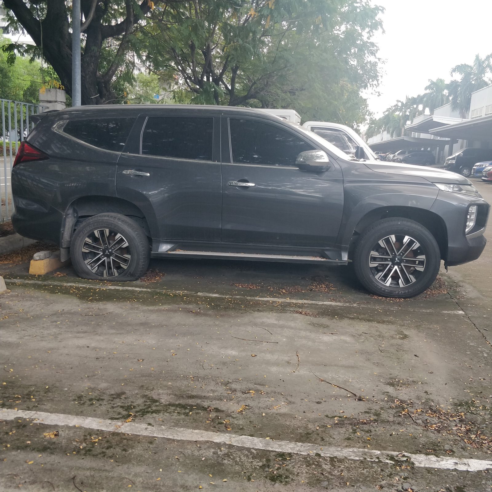 Mitsubishi Montero Sport GLX 4x2 2.4D, M/T, DSL photo 4