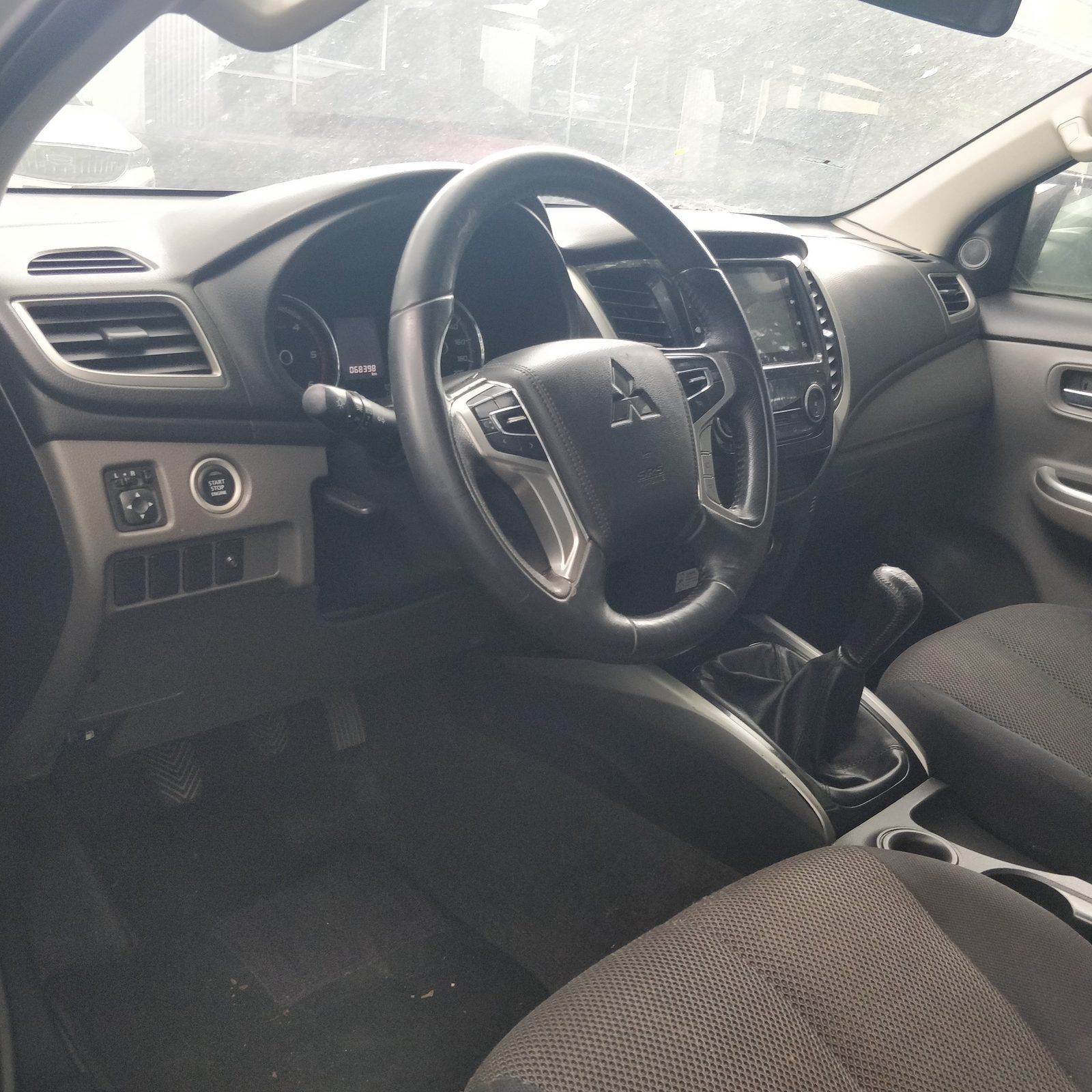 Mitsubishi Montero Sport GLX 4x2 2.4D, M/T, DSL photo 7