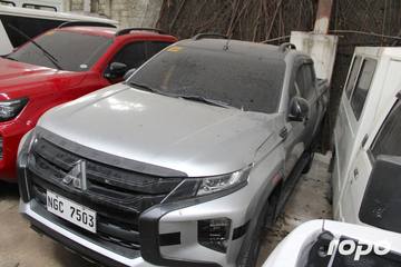Mitsubishi Strada photo 1