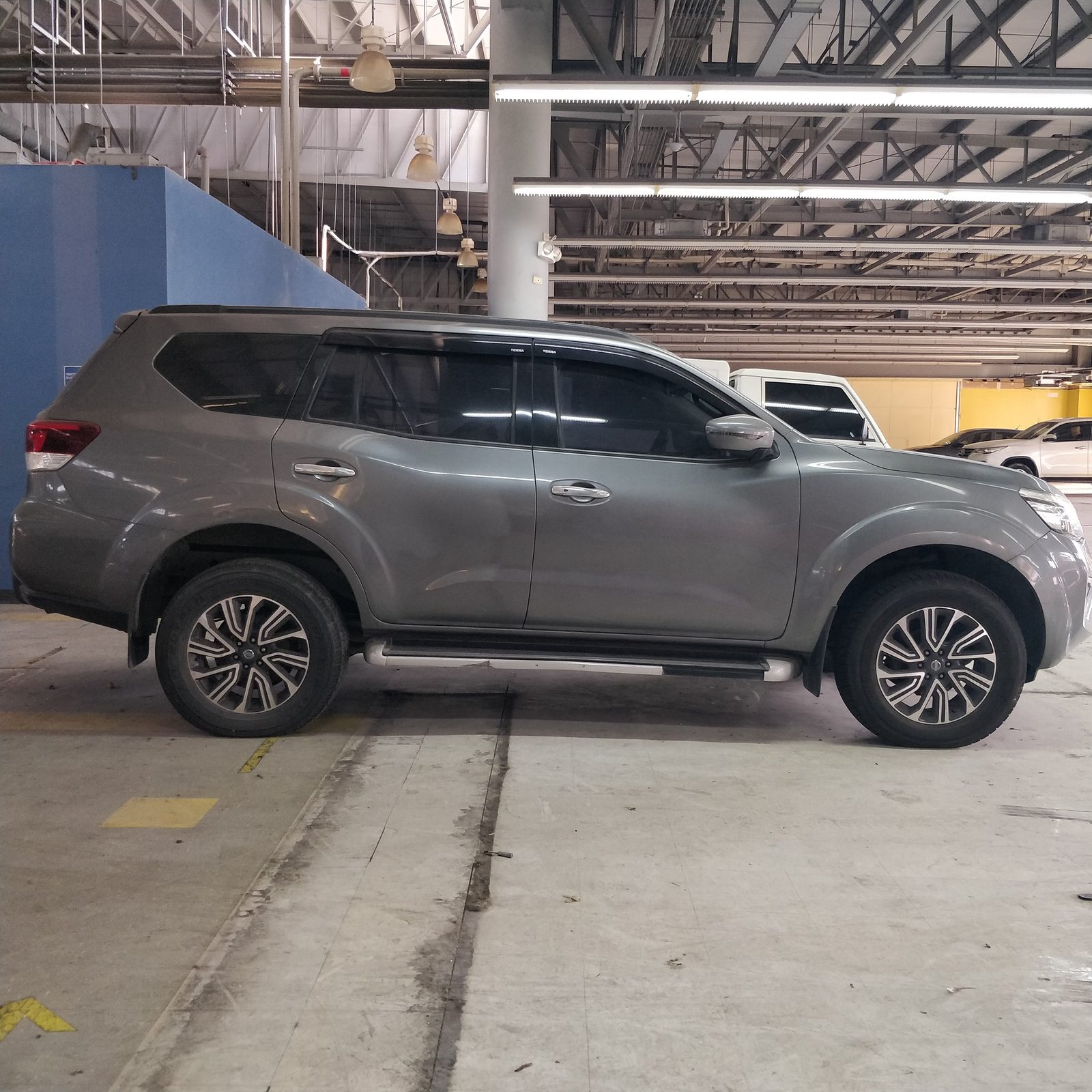 Nissan Terra photo 8