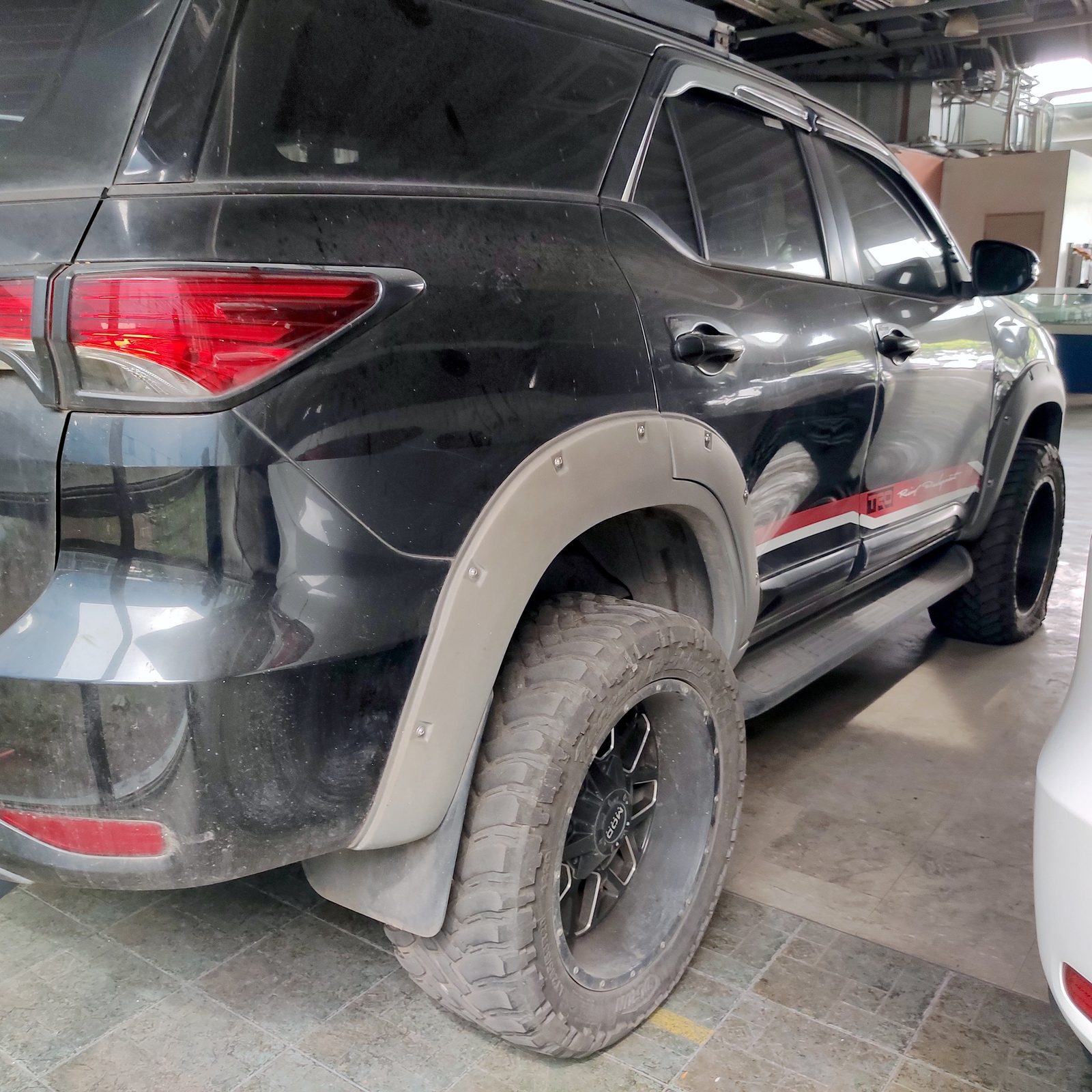 Toyota Fortuner photo 5