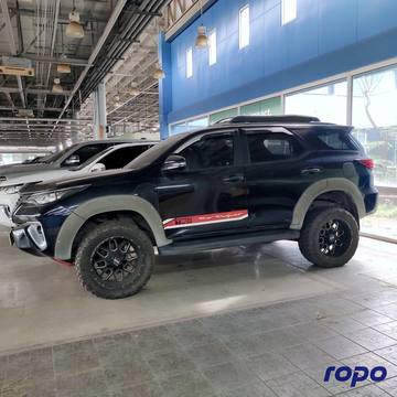 Toyota Fortuner photo 7
