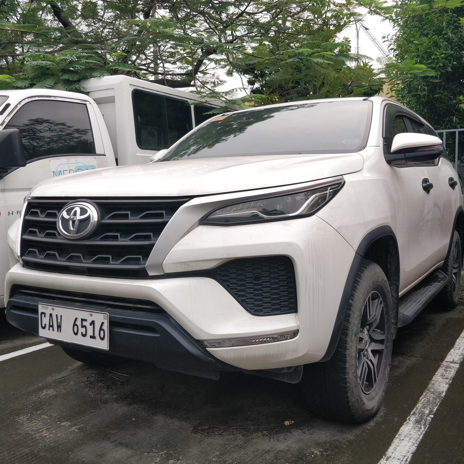 Toyota Fortuner photo 3