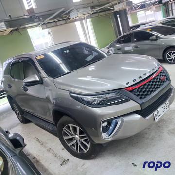 Toyota Fortuner photo 2