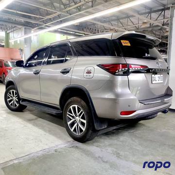Toyota Fortuner photo 4