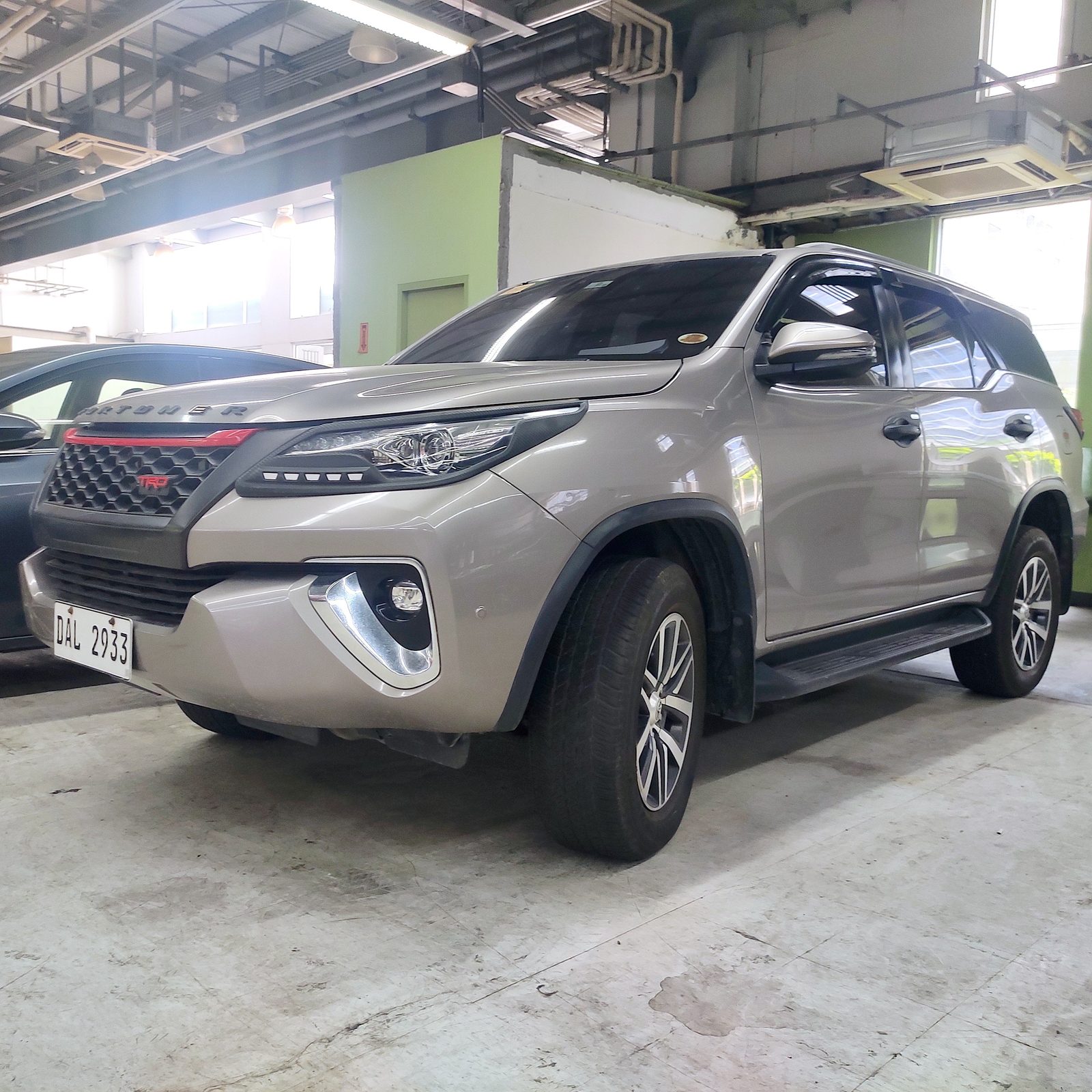 Toyota Fortuner photo 5