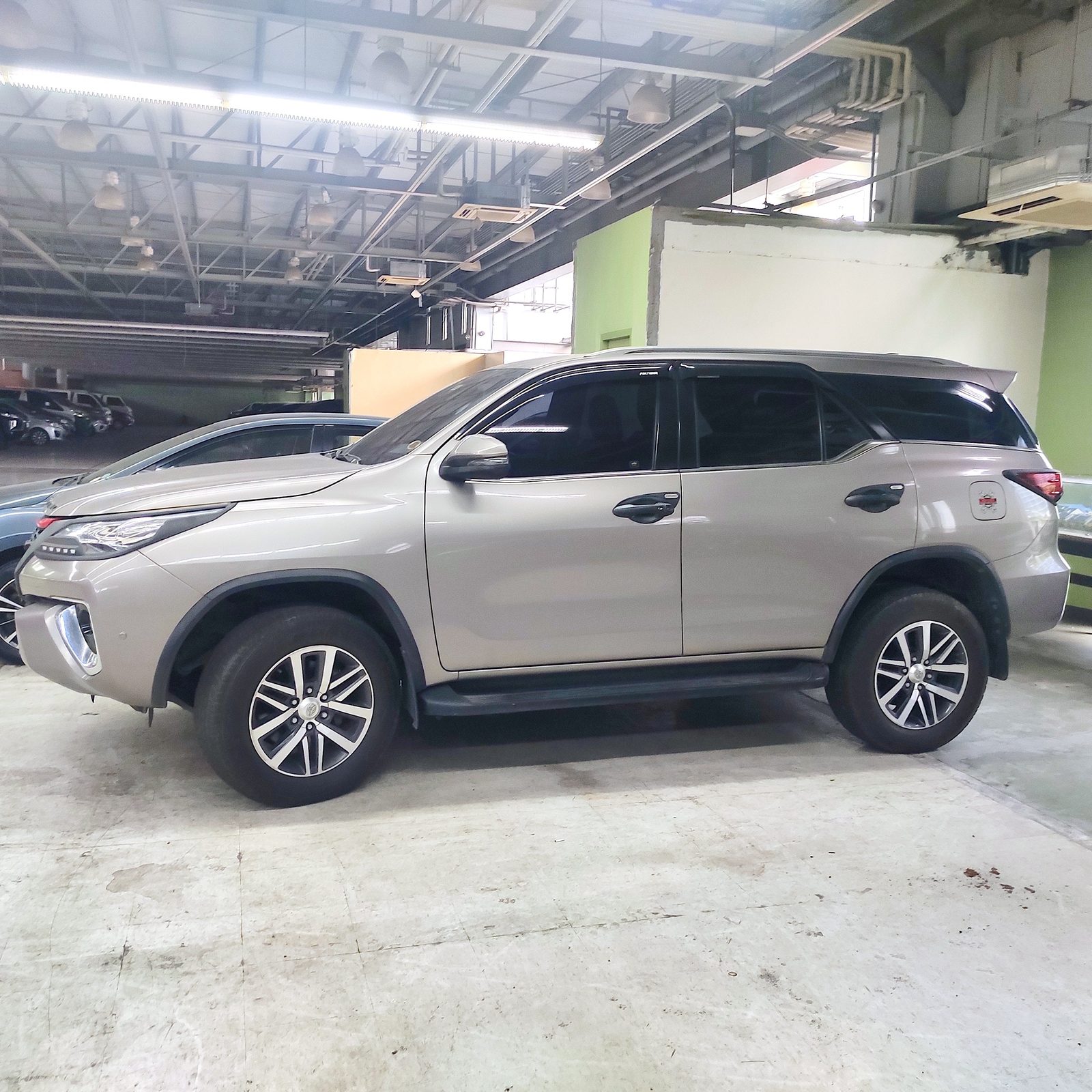Toyota Fortuner photo 7