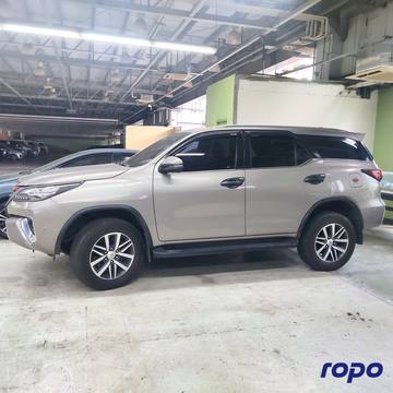 Toyota Fortuner photo 7